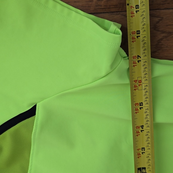 UNDER ARMOUR WOMEN'S FLORESCENT GREEN ATHLETIC CROP TOP SIZE LARGE - Picture 11 of 14
